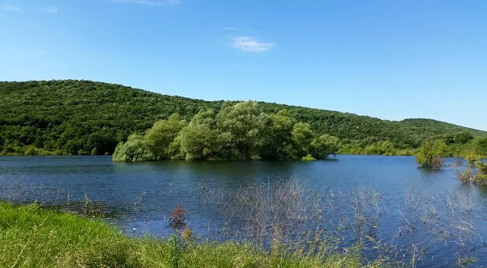 Язовир Изворово