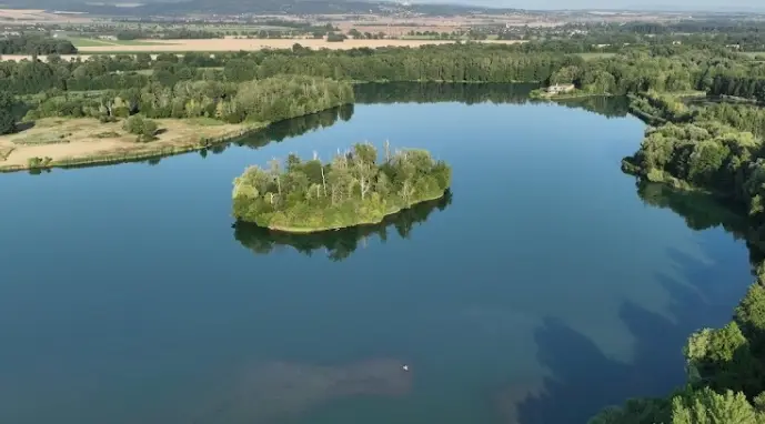 Velké Chomoutovské jezero