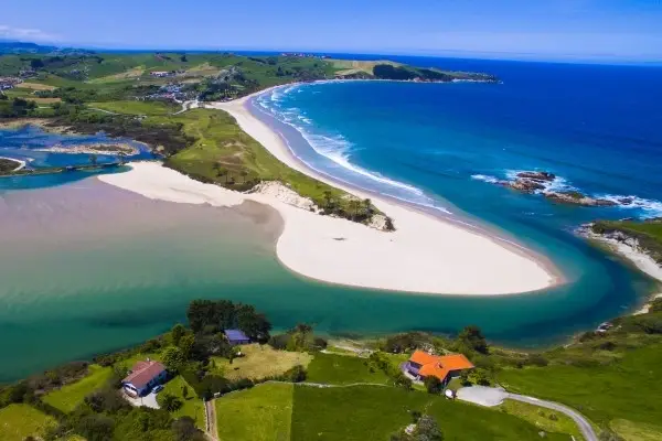 Playa de Oyambre(mar Cantábrico)