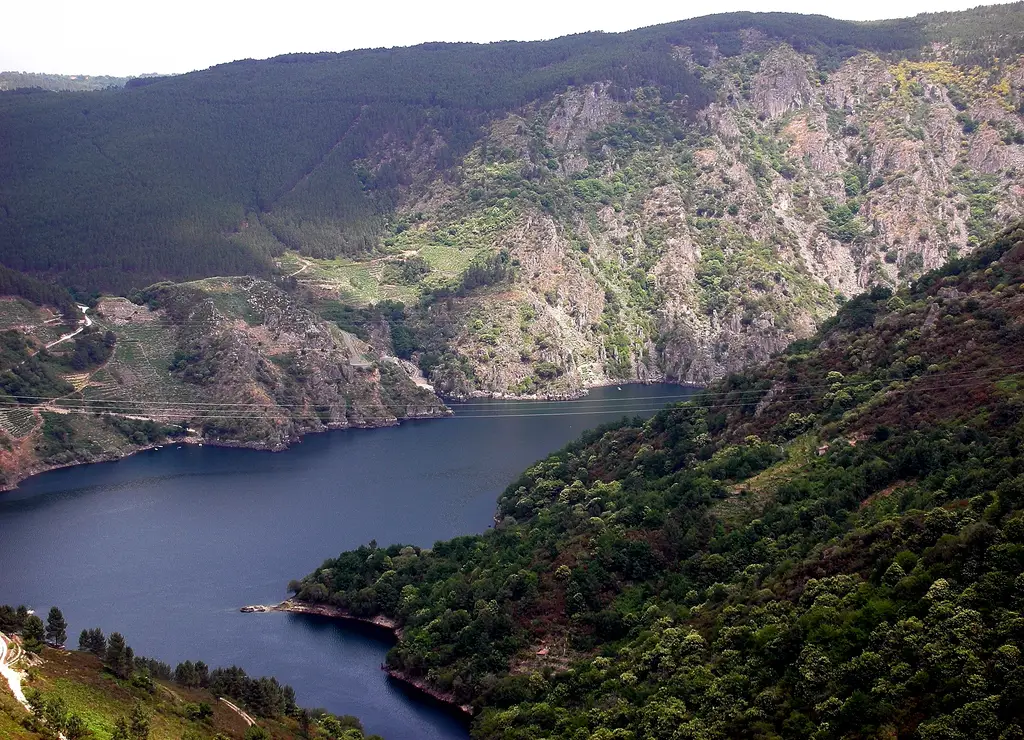 Embalse de los Peares