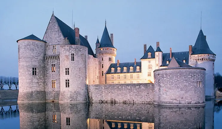 Douves du Chateau de Sully-sur-Loire