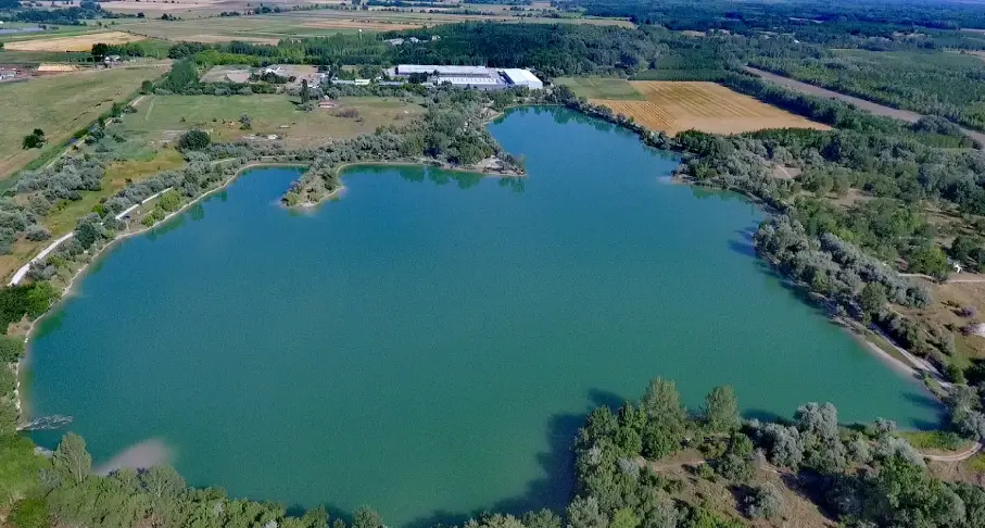 Dabasi kavicsbánya-tó