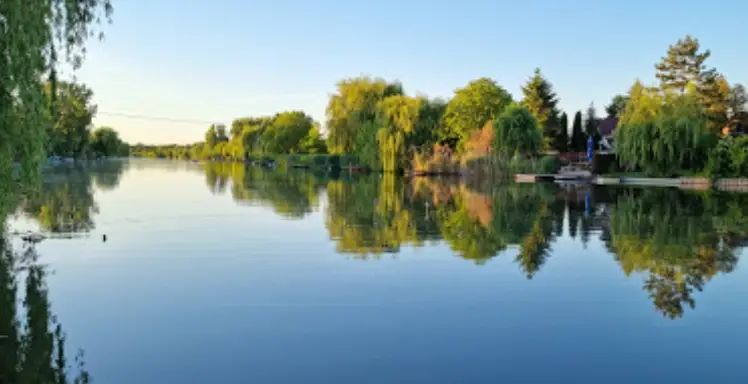 Békésszentandrási Sirató-holtág, a Kákafoki összekötő csatornával