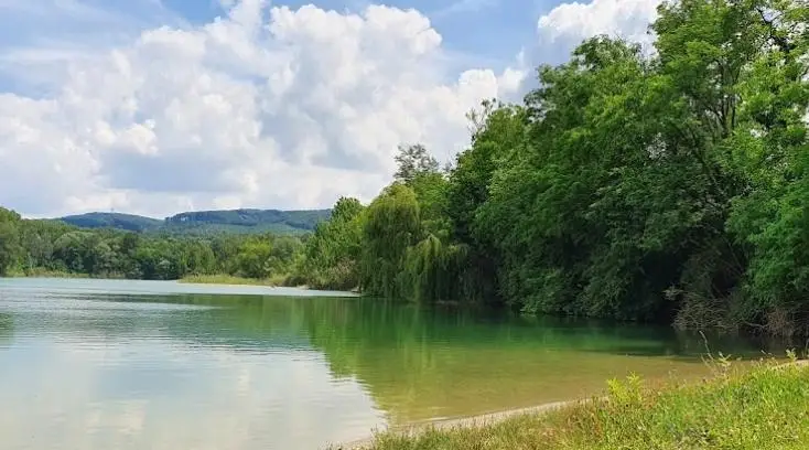 Síkvölgyi zápor és pernyetározó