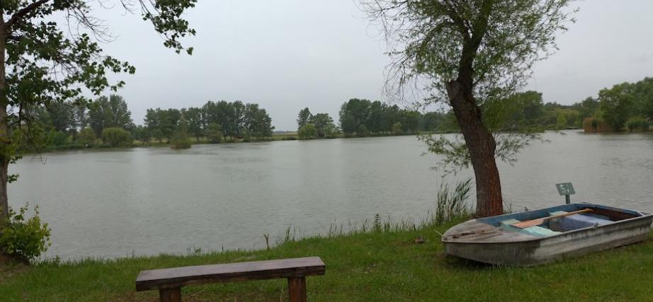 Szőnyi kavicsbánya-tó