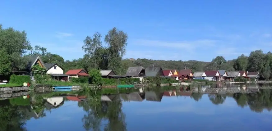 Péceli lápföldbánya tavak