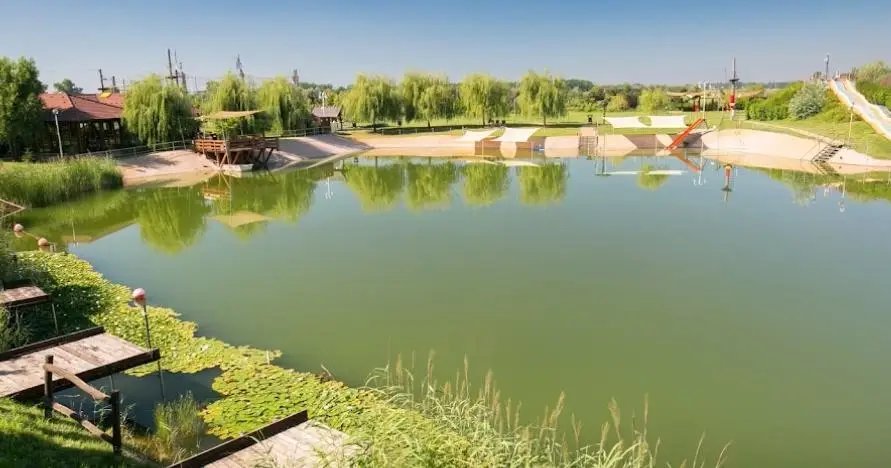 Nádas Horgásztavak, Pihenőpark és Fogadó