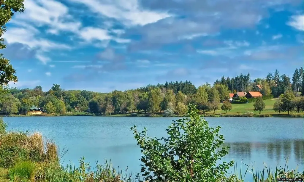 Zalalövői Borostyán-tó