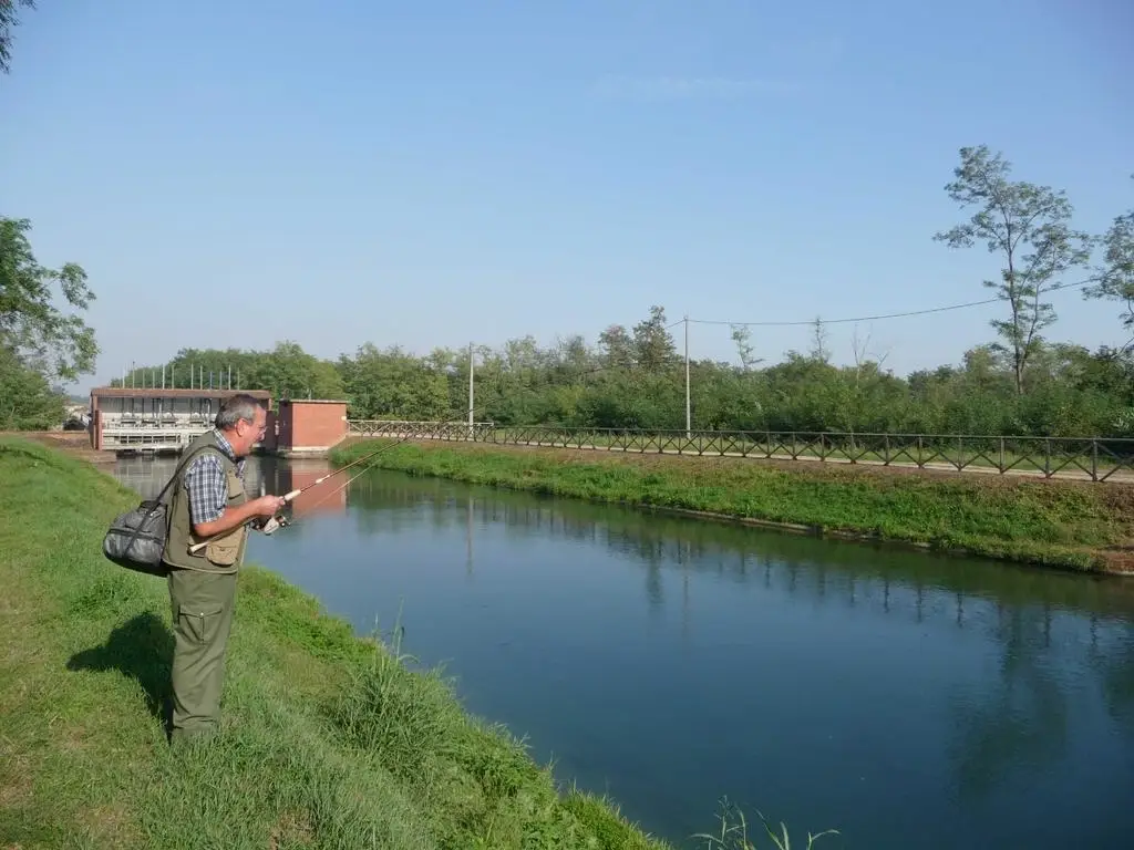 Canale Cavour FT Novara blu