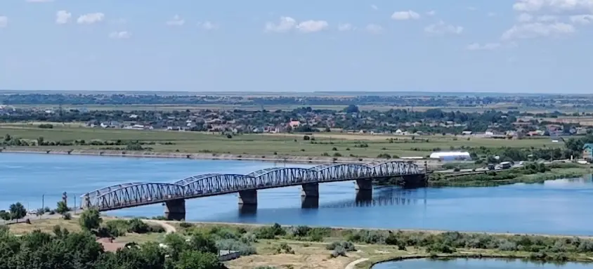 Lac acumulare Frunzaru cu bălțile adiacente