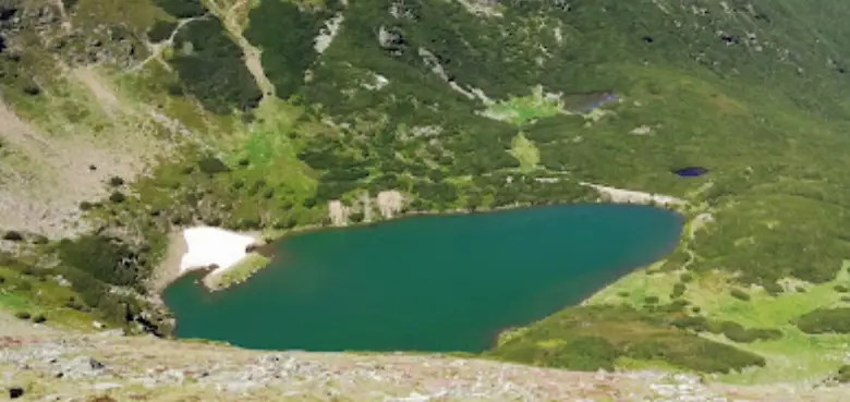 Lac montan Iezerul Mare