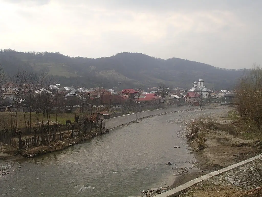 Râul Doamnei superior