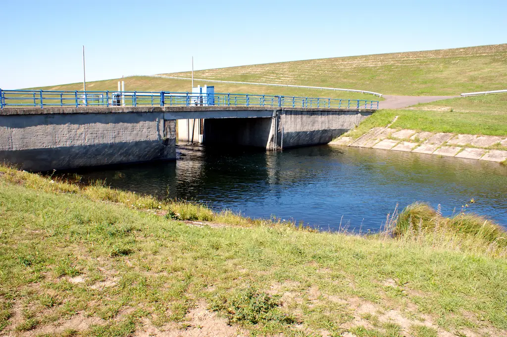 Dunaj č. 3 - pravostranný priesakový kanál VD