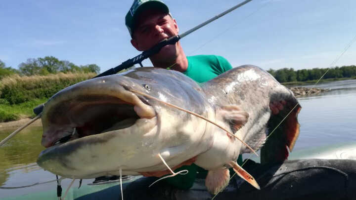 Aktwyne sumy z płytkiej wody