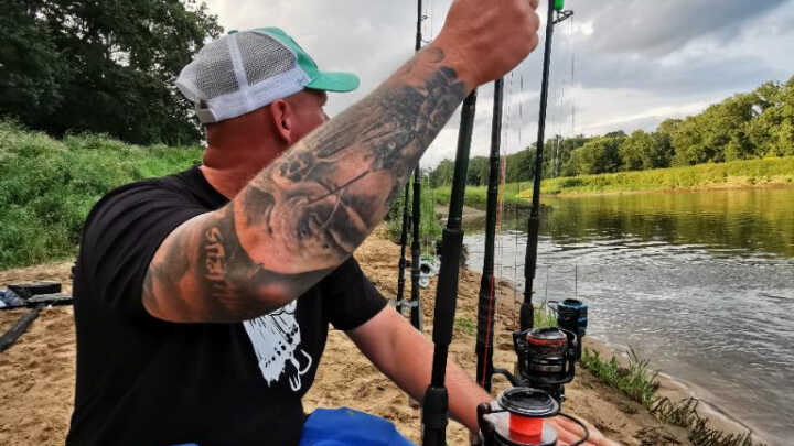 Podwodny spławik na odciągu