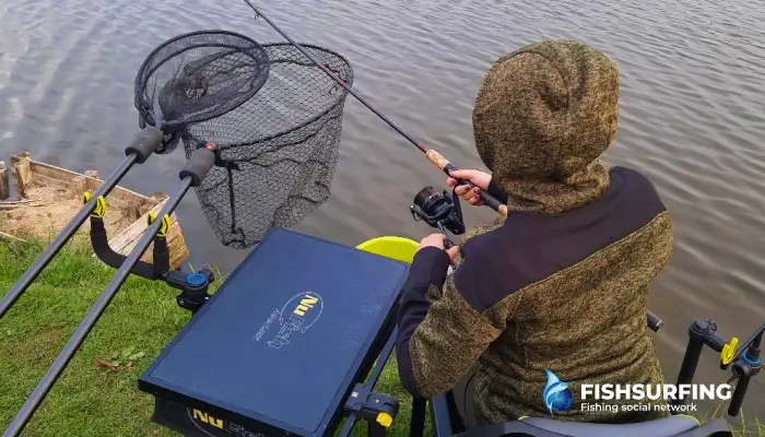 Professional equipment is nice, but not a necessity. It is possible to fish on a feeder even with minimal equipment.