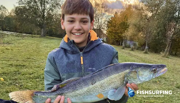 How to fish with children: fishing grounds, techniques and fish that children enjoy