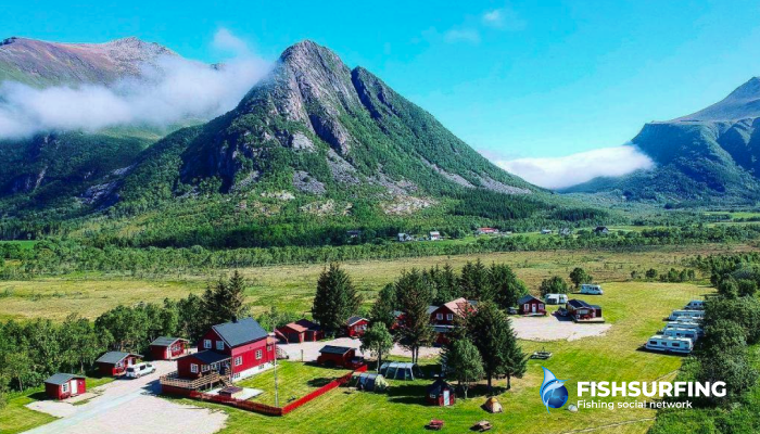 The luxurious setting of fishing camps in Norway is one of the many reasons why fishing is so popular here.