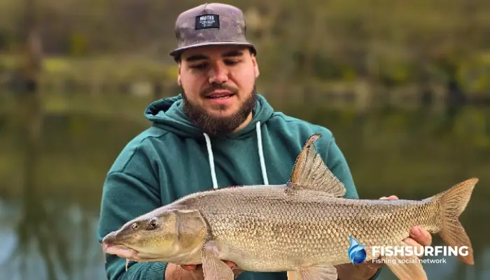 It's always a good idea to bring several method feeders in different sizes and weights. This allows you to adapt to changing fishing conditions and cast accurately at the required distance.