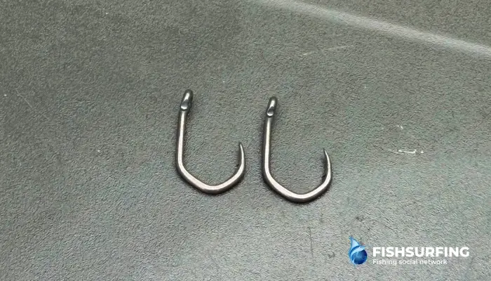 A visual inspection is essential - it allows you to determine whether the hook is sharp enough.