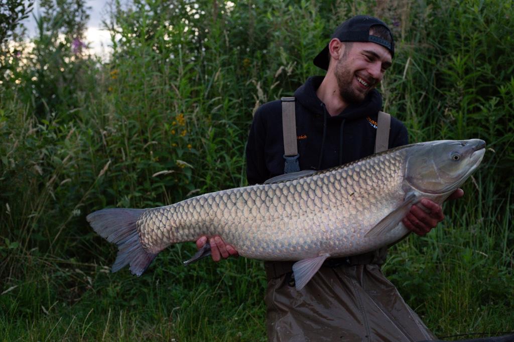 A double grass carp record on a wild Polish water
