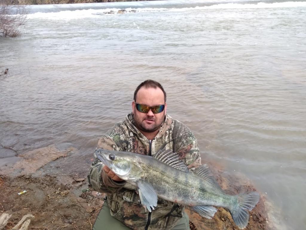 R U Ready Fishing camping River Ebro