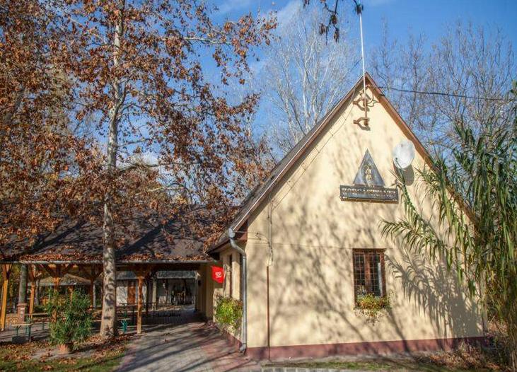 Paksi Füzes tavak szállás