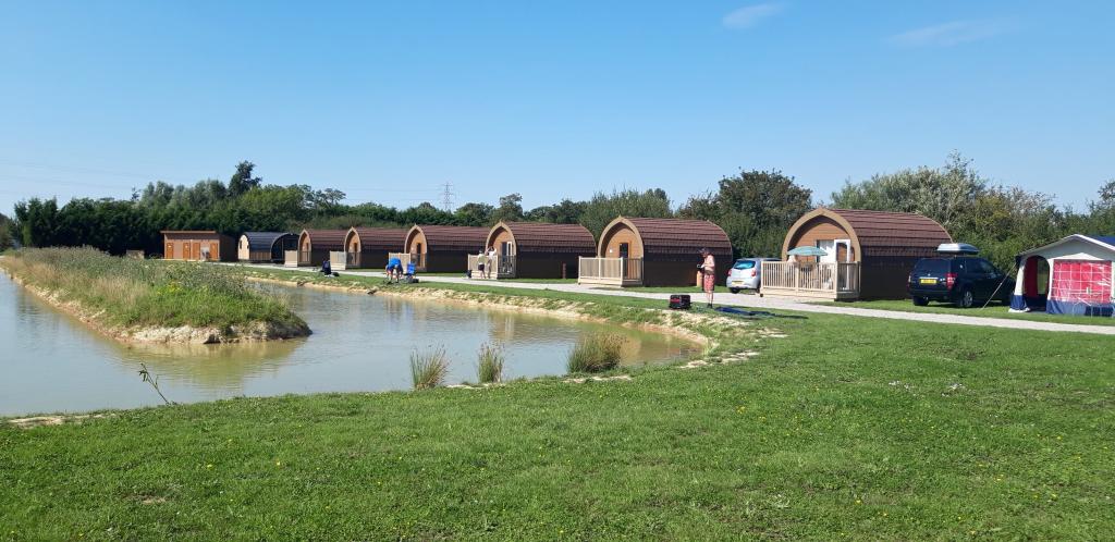 Janson Fishery Caravan & Camping