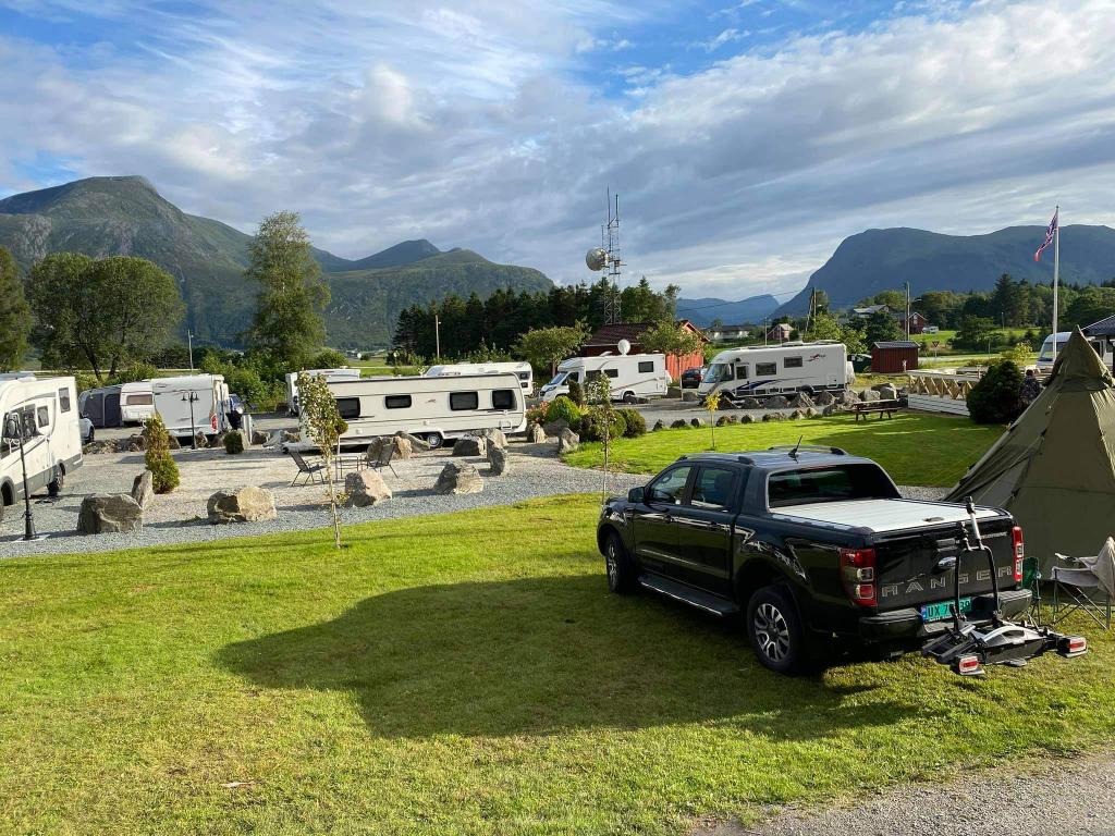 Selje camp & Hyttesenter