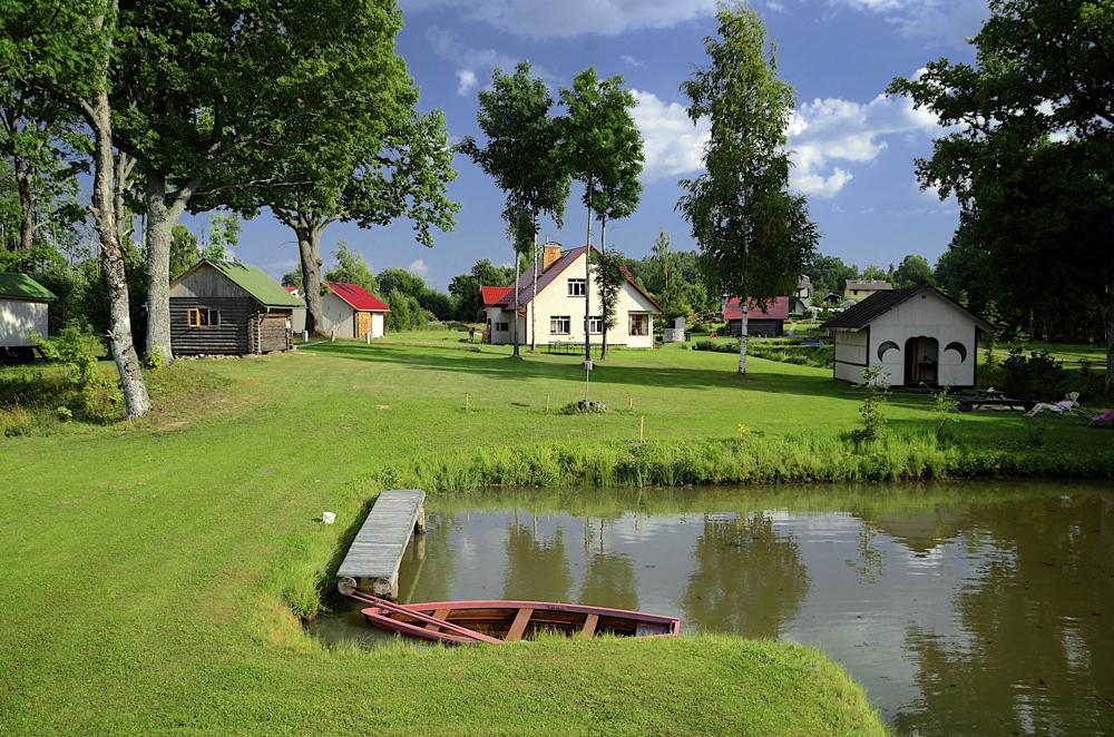 Kempings "Ezermalas 44"