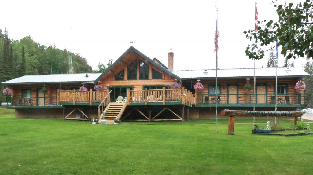Winefred Lake Lodge