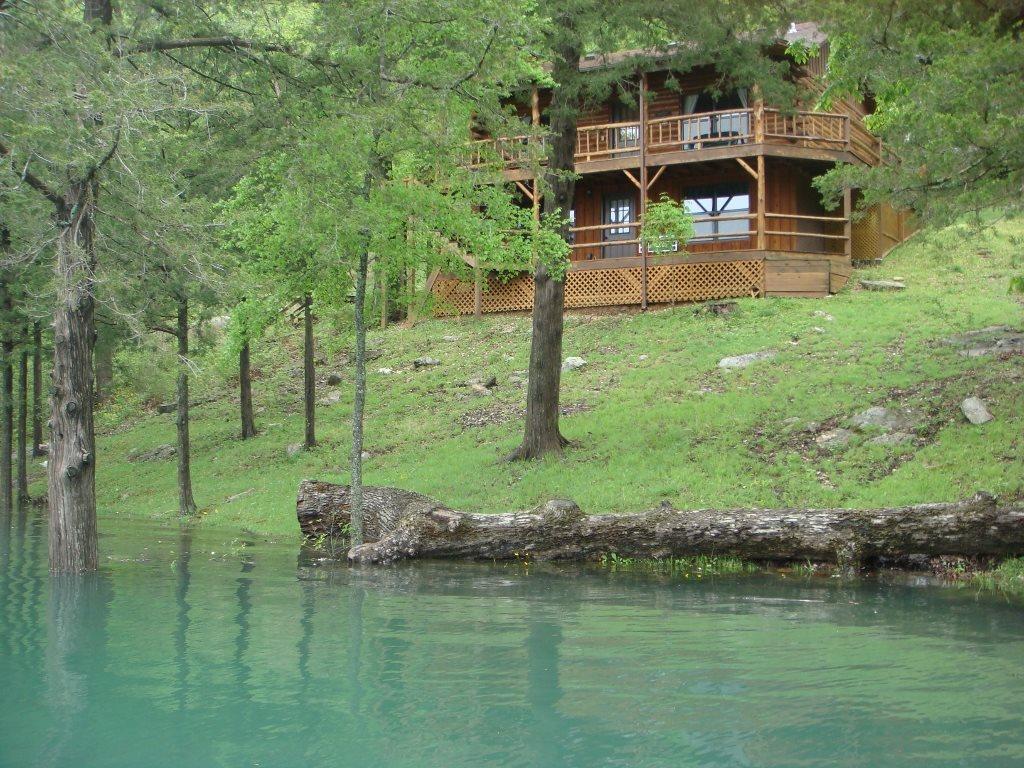 Lake Shore Cabins On Beaver Lake