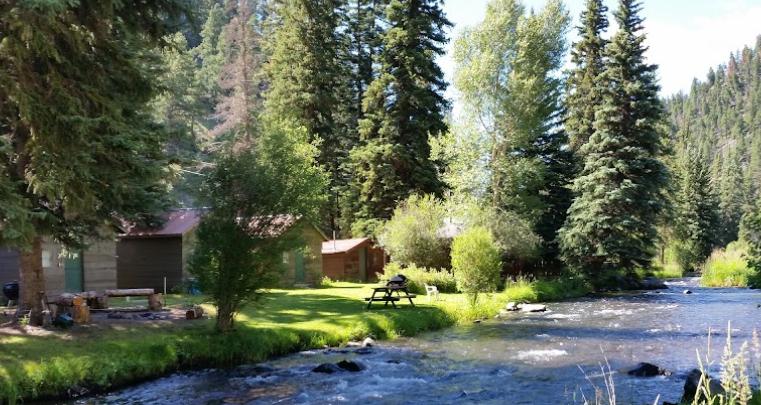 Tomahawk Guest Ranch