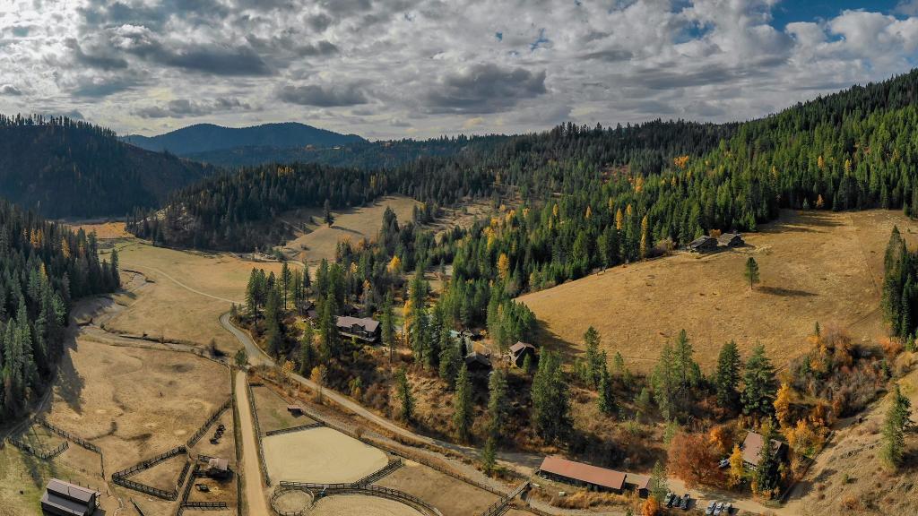 Red Horse Mountain Ranch