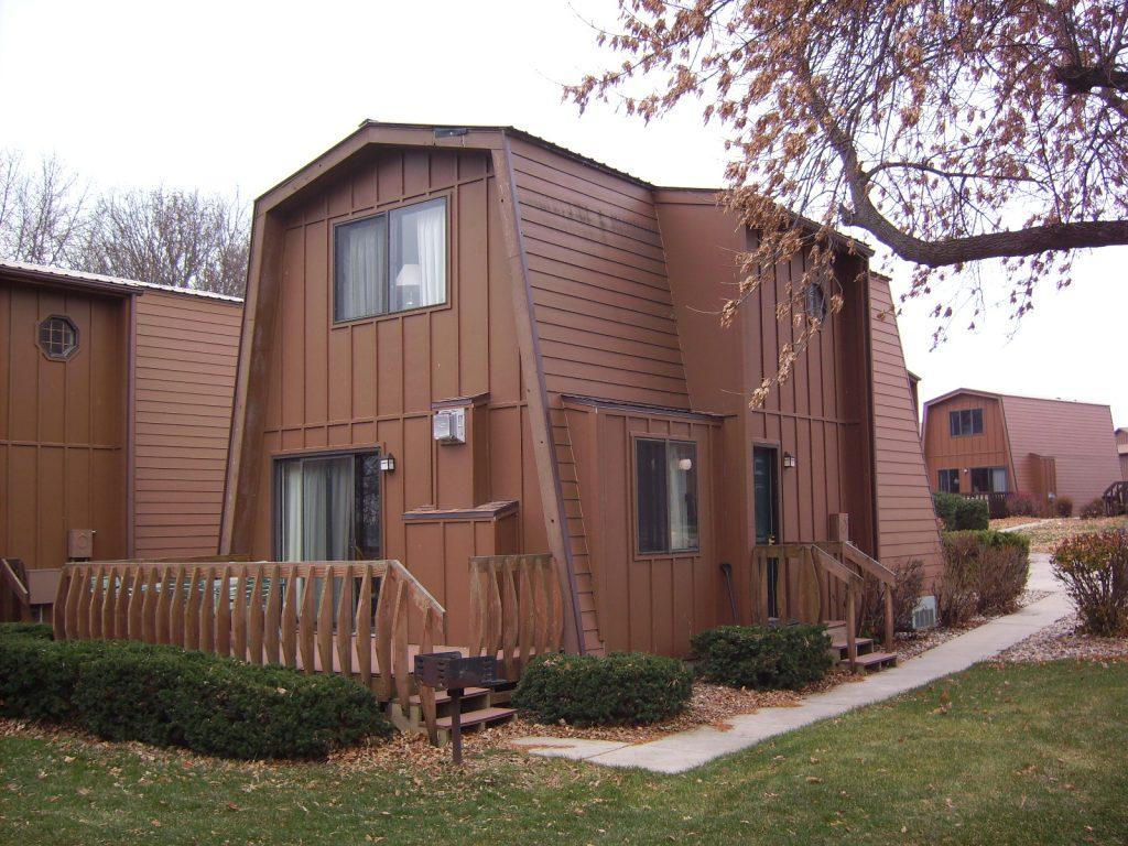 Village West Resort & Hotel