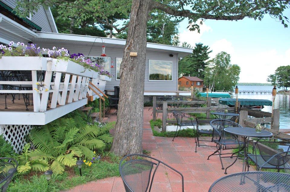 Four Seasons Supper Club & Resort