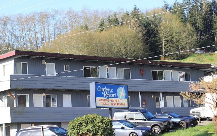 Curley's Resort & Dive Center