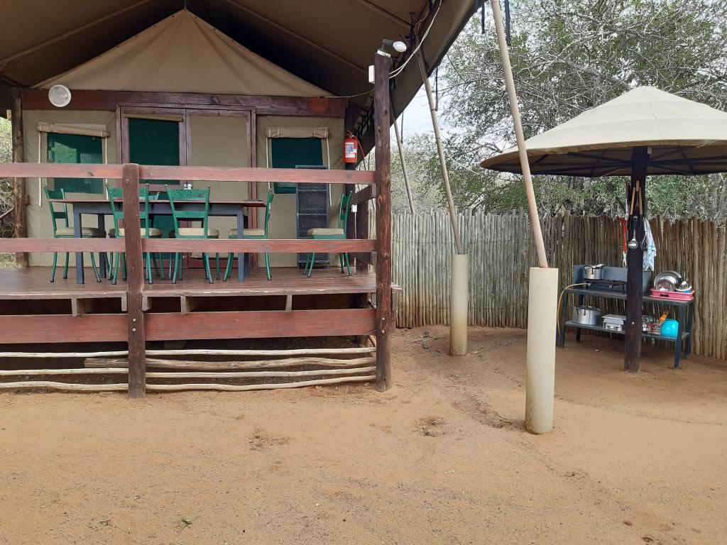 Nkonkoni Fishing Camp and Family Chalets