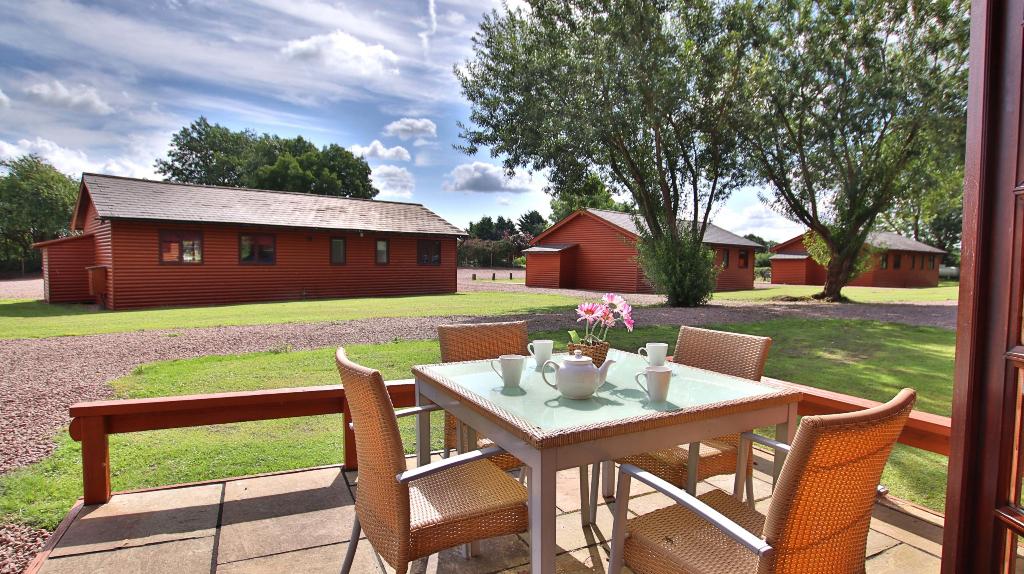 Hillview Lakes and Cabins