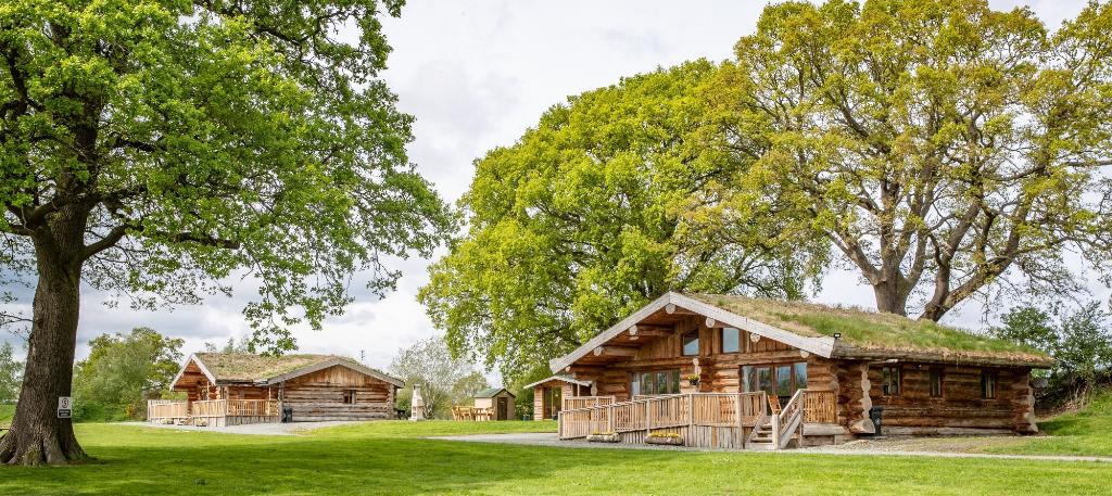 Spring Heath Log Cabins & Fishery