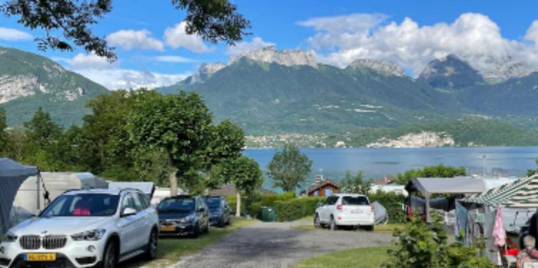 Camping Au Cœur Du Lac