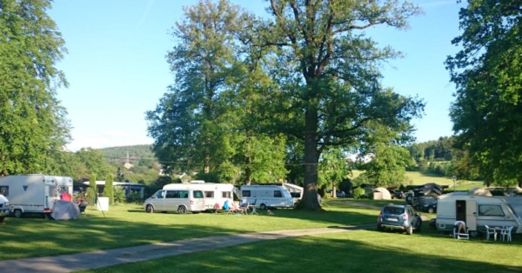 Camping im Eichenwald