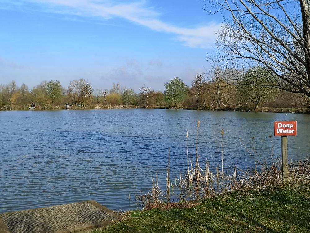Clavering Lakes & Lodge