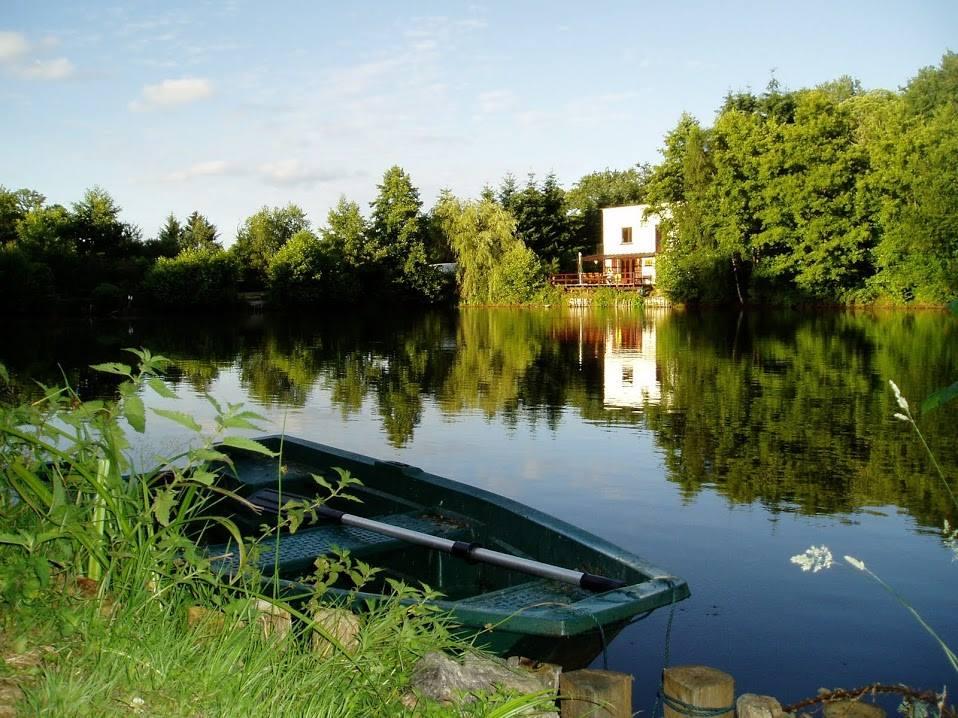 Lodge Lakes, carp fishing in France with accommodation
