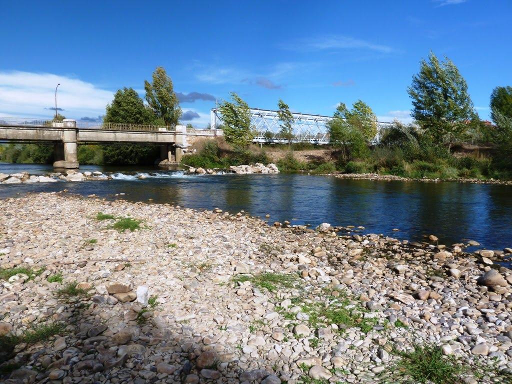 Escenario Deportivo Social de Salmónidos Villanueva de Carrizo.