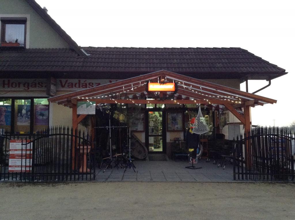 Solaris Horgász - Vadász - Vizisport - Hobbiállat bolt