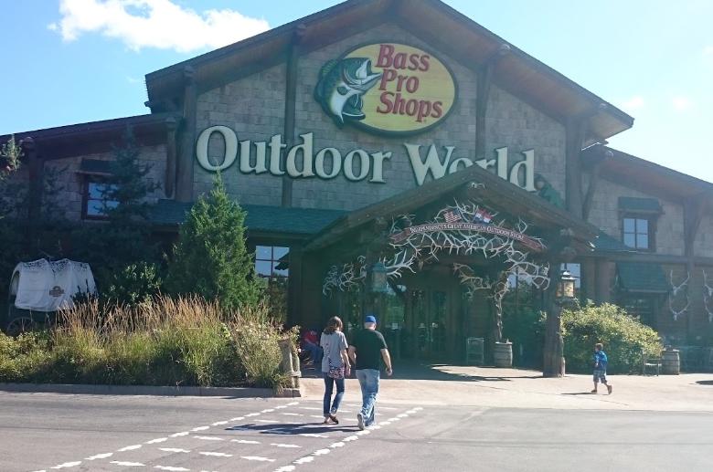 Bass Pro Shops (Independence, MO)